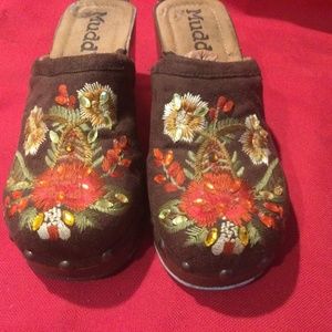 Mudd Brown suede Embroidered clogs size 8